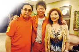 “钢琴神童”郎朗背后的家庭：荣光有多大，酸楚就有多深图片