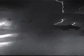 太危险了，雷雨天千万别做这几件事图片