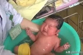 原来生孩子最尴尬的不是男医生接生，知道后我忍不住笑出了声图片