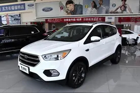 美系紧凑型SUV，养护便宜油耗低，实拍福特翼虎图片