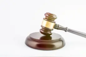 南康一男子酒后发酒疯，打伤两人…图片