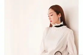 31岁郑秀妍不愧是女神，私服造型惊艳众人，神仙身材真的无敌了图片