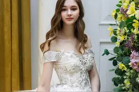 来自奥地利的设计师品牌JuliaKontogruni 婚纱图片