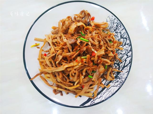 它是“瘦身菜”，含有7种氨基酸，吸脂刮油，小肚腩悄悄不见了