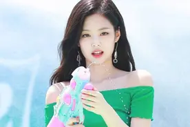 Jennie排名第4，Lisa无缘前十，2021年韩国女星搜索排行榜出炉图片