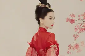 Angelababy金簪红衣造型，古韵十足，古画里的绝色佳人图片