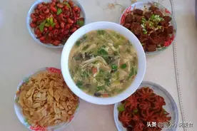 内蒙一家四口的午餐，南方朋友说太豪气了，一顿够咱们吃两天了图片