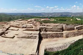 陕西石峁遗址皇城台发现70余件精美石雕，距今4000年左右视频封面