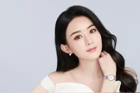 赵丽颖穿白色露肩长裙气质温婉，长发披肩仙气十足图片