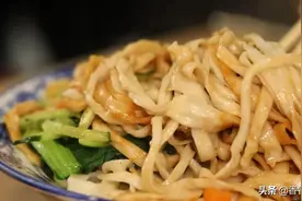 一年卖出150000碗？这面让吃货着迷的原因究竟是啥图片