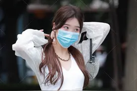 小个子女生穿牛仔短裤，掌握这些搭配技巧，显高显瘦又时髦图片