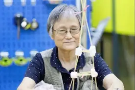 72岁奶奶在抖音教物理火了，百万粉丝追更图片