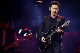 好声音夺冠后不去捞金，梁博“被封杀”的背后，实际另有隐情图片