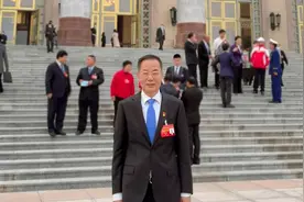 他研发“中国芯”被国家博物馆永久收藏，还登上人民大会堂获表彰！图片