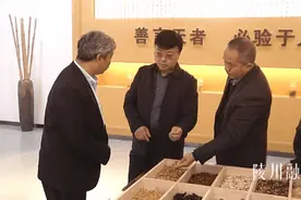 陵川县丨侯贵宝在平城镇督查安全生产工作图片