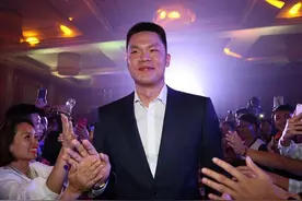 朱芳雨转型第四年，为何牛气回应质疑，未来能接班姚明吗图片