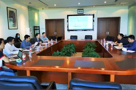 罗青赴同方股份有限公司考察图片