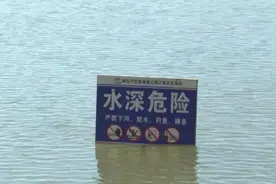 来势凶猛！石家庄滹沱河首次秋季行洪！请市民远离河道图片