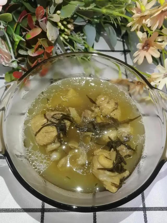 艾草花胶鸡肉汤 2026年花胶鸡肉煲