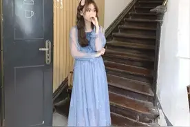 女孩：实体店买了衣服然后淘宝搜同款，崩溃！价格差太多了吧图片