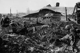 苏联女兵穿着裙子上战场，被俘后生还几率为零图片