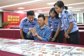 【红色圣地公安行】每一件红色文物背后，都是一段光辉岁月 七十七岁老公安的万件红色藏品图片