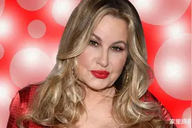 破产姐妹“苏菲”59岁未婚，超过10年只谈姐弟恋，约会假扮双胞胎图片