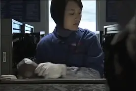 矿工怀疑女友与矿长有染，白白看着女孩嫁于他人：《地下的天空》图片