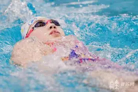 江苏首金！张雨霏女子200米蝶泳夺冠图片