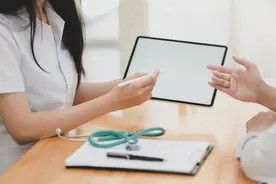 注意了！社保卡每个月都有2笔钱，可以随时领取吗？图片
