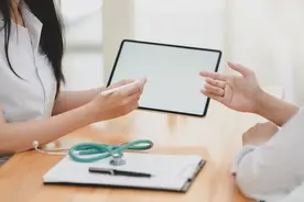 注意了！社保卡每个月都有2笔钱，可以随时领取吗？图片