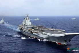 解放军航母编队台湾周边海域大练兵，台军反应激烈，美军默默“监控”图片