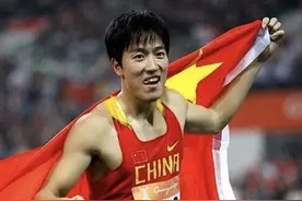 央视深情回顾刘翔：一役击败5大美国高手，12秒97破纪录夺冠图片