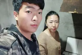 湖北36岁离异大姐打工，爱上22岁河南小伙，主动追求终成眷属图片