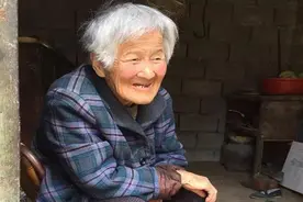 九旬老太拒绝上户口，临终前才坦白身份，网友：藏得太深了图片