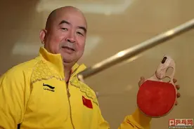 70年代唯一参加五届世乒赛的男国手，梁戈亮共获6金，两次丢3分图片