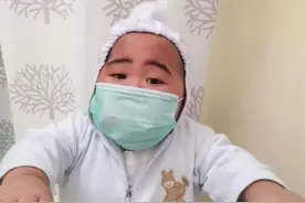 郭艾伦与网红宝宝Tatan“合影”：原来他本人就比我矮这么点图片