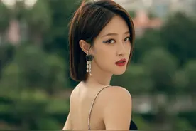 上海美女——蓝盈莹，性感优雅，站在舞台上她就是最耀眼的存在图片