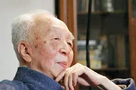 贾平凹的《废都》，受到季羡林赞许，却被大诗人认为“又当又立”图片