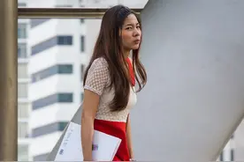 国外街拍系列第13期，韩国职业女性上下班的路上！图片