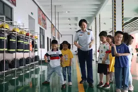 六一总动员 | “小小消防员”成长进行时图片
