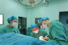 “神骨”同台“心脑”同治--西京医院九八六医院神经外科开展同台联合手术侧记图片