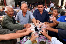贫穷也要吃酒席，生产队时期农村的酒席规格图片