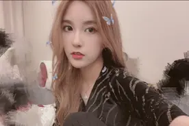 Rita晒卖萌自拍照，天价手镯首次曝光，LPL玩家：顶我一年工资了图片