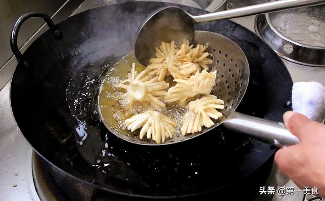 杏鲍菇切好的鱼鳞花刀