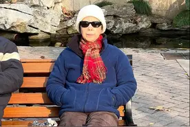 惭愧，比起会穿，还不如老年人！上海街头的“老年穿搭”，真讲究图片