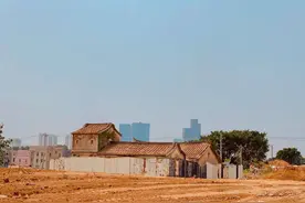 寸土寸金的厦门，拆迁工地上不仅不敢动这座别墅，还耗费百万修缮图片