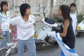 孩子在学校挨欺负，你还让孩子去找老师？李玫瑾：你这是在毁孩子图片