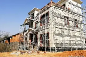 为啥农村建房外墙不贴瓷砖，都是“喷砂”处理？内行人道出了实情图片