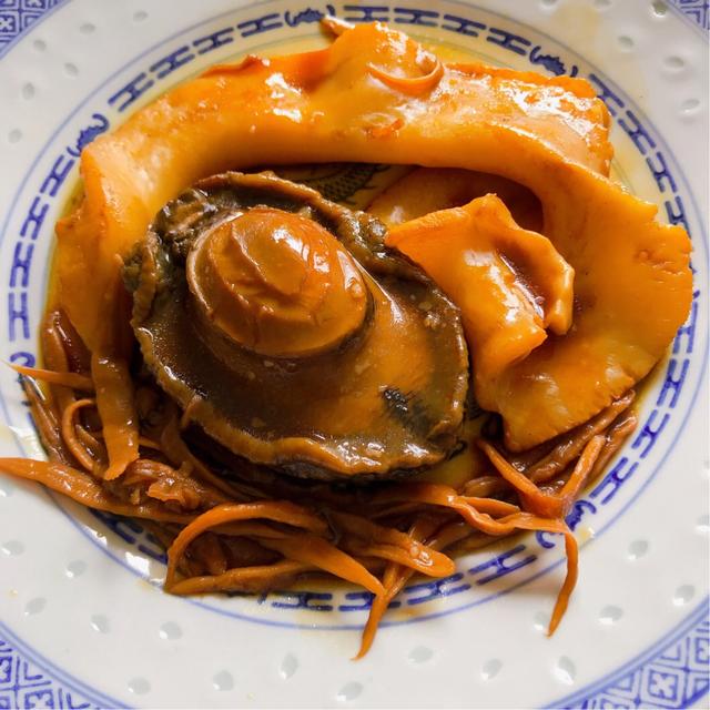 花胶和海参是温性的吗 2025年花胶海参是属于发物吗